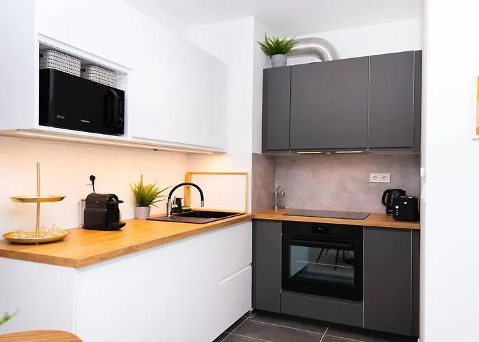 Chic207 Retreat: Modern 1br Gem With Parking By Nw Apartament Budapesta